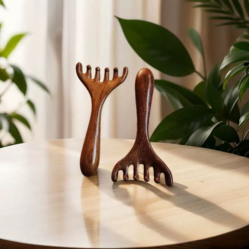 Sandalwood scalp massager with grip handle