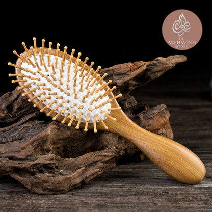 Golden Sandalwood Round Brush